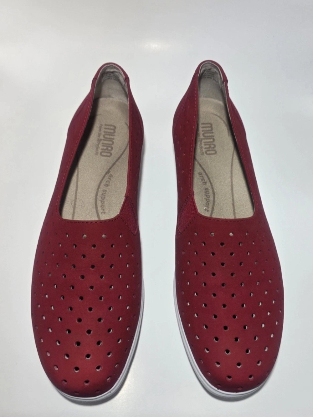 Munro Women's 9.5M Red Perforated Leather Slip On Loafers